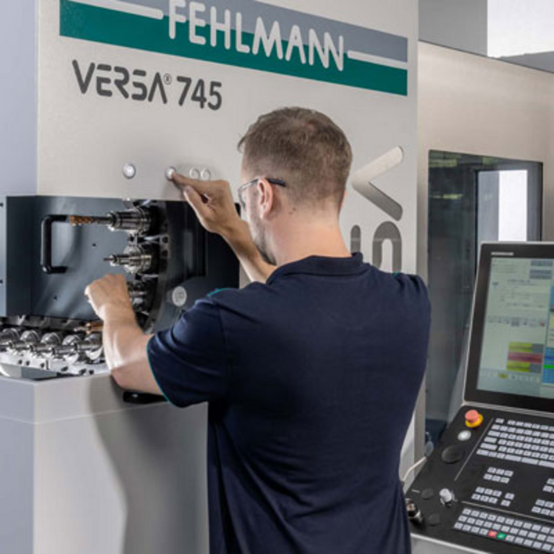 5-Achs-Bearbeitungszentrum Fehlmann VERSA 745 - Werkzeugwechsel